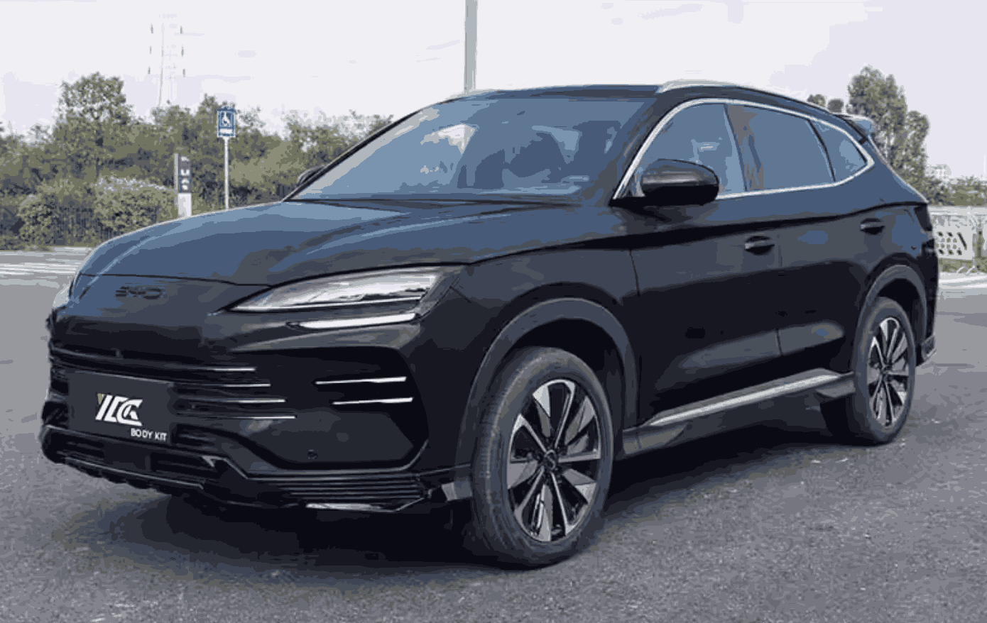 Xevaban.com ở 214 Giải Ph&oacute;ng l&agrave; đơn vị chuy&ecirc;n cung cấp phụ kiện oto, đồ chơi oto,&nbsp;đồ chơi byd sealion 6,&nbsp;phụ kiện byd sealion 6, xevaban, 214 giải ph&oacute;ng, bodykit black pander sealion 6, độ bodykit sealion 6, cản trướdc sealion 6.